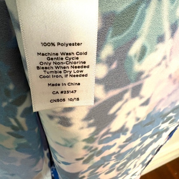 NWT Talbots Women's Purple Watercolor Sleeveless Blouse in Size 10 - Picture 9 of 9